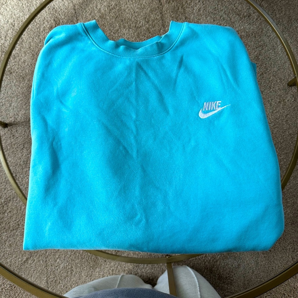 Sky blue Nike crew neck women’s XL